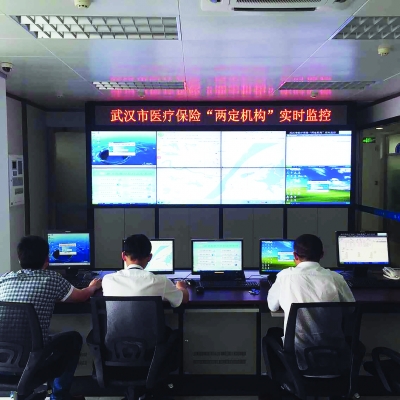 上海最新药店3000元能套现多少方法分析(最方便真实的上海急用钱如何提取医保卡里的钱方法)